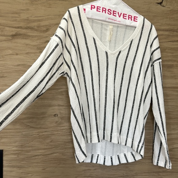 Anthropologie Willa Textured Vertical Stripe VNeck Long Sleeve Blouse Size M - Picture 6 of 8